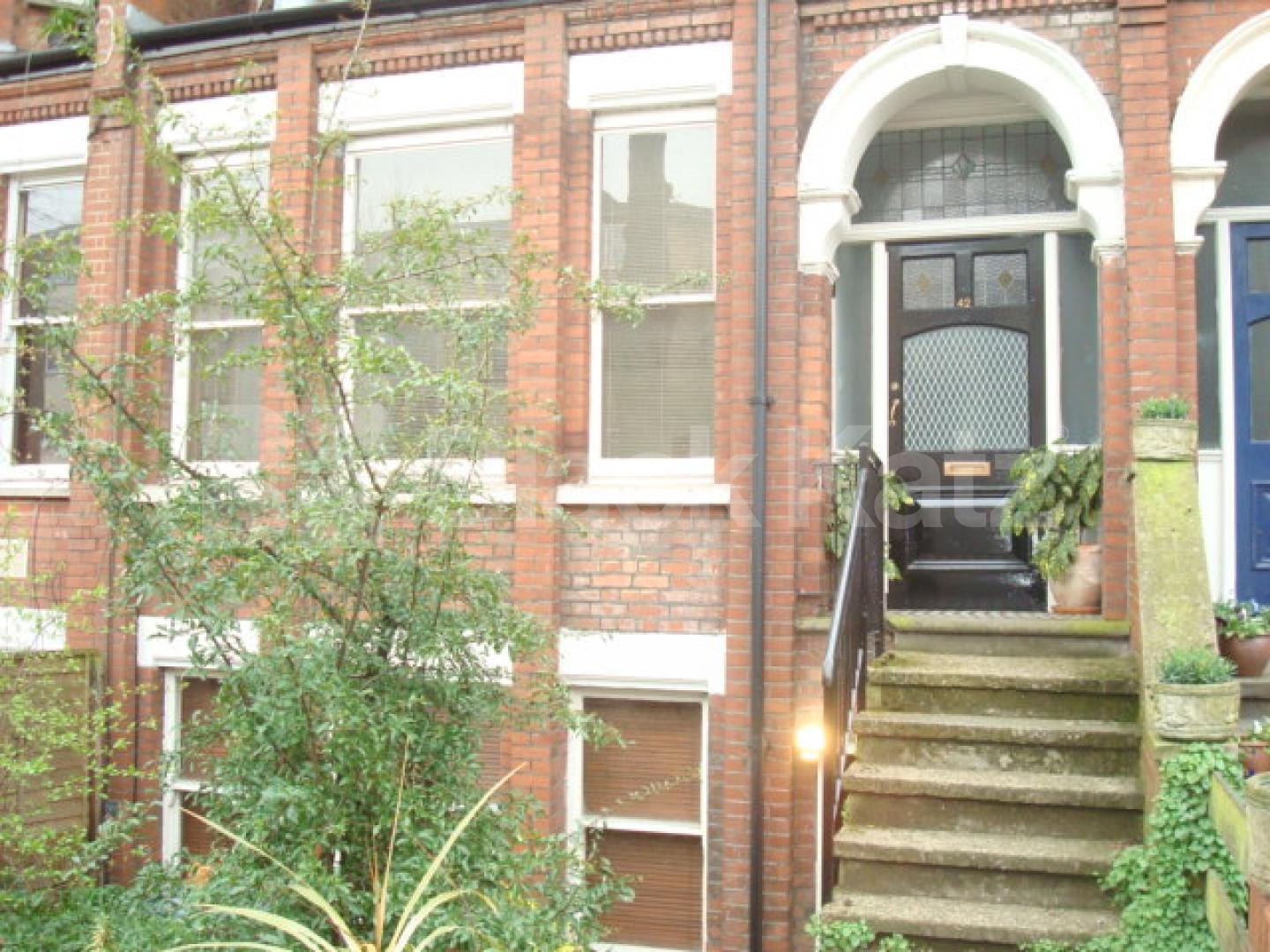 			NEW REFURB!!!, 2 Bedroom, 1 bath, 1 reception Flat			 Tollington Park, FINSBURY PARK